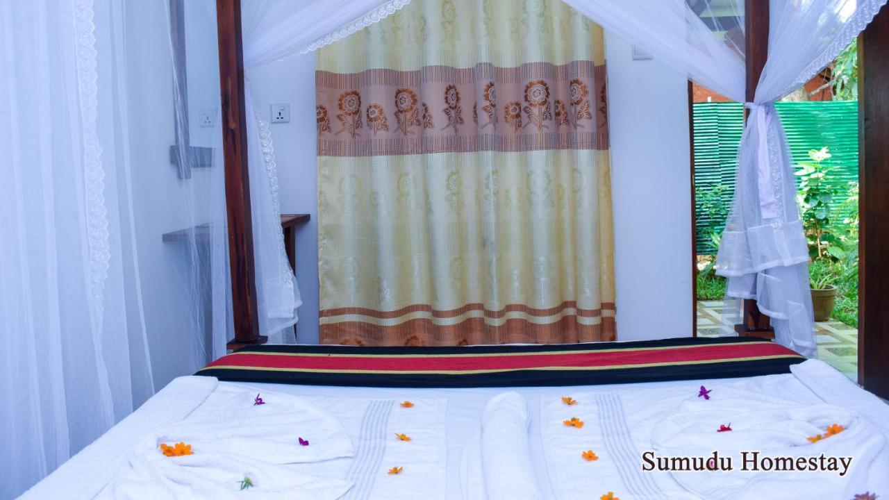 Sumudu Homestay Sigiriya Exteriör bild